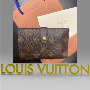❤️ Louis Vuitton French Monet Compact Wall…